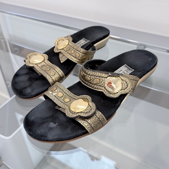 Dezario Shoes - Dezario Gold Slides Sandals (9)